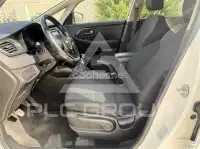 2016 KIA Carens