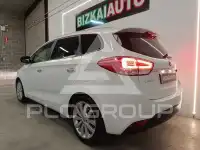 2016 KIA Carens