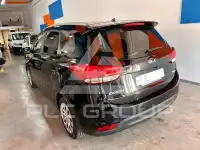 2016 KIA Carens