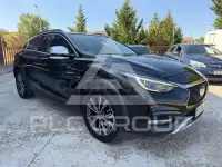 2017 Infinity Q30
