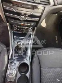2017 Infinity Q30