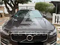2017 Volvo V90