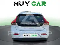 2017 Volvo V40