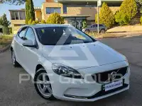 2017 Volvo V40