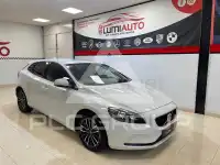 2017 Volvo V40