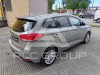 2017 KIA Carens