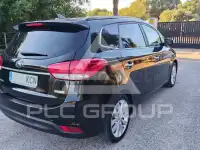 2017 KIA Carens