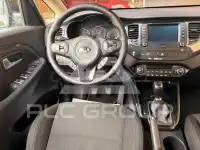 2017 KIA Carens