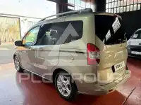 2017 Ford Tourneo