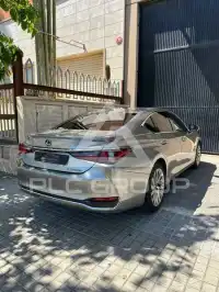 2019 Lexus ES