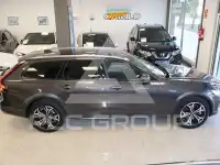 2022 Volvo V90