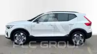 2025 Volvo XC40