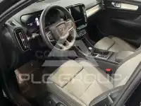 2025 Volvo XC40