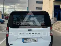 2025 Ford Tourneo
