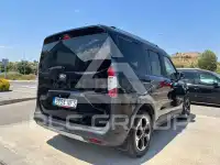 2025 Ford Tourneo