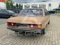 1976 Mercedes Benz 200