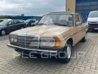 1976 Mercedes Benz 200