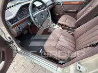 1990 Mercedes Benz E 230