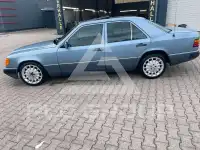1990 Mercedes Benz E 200