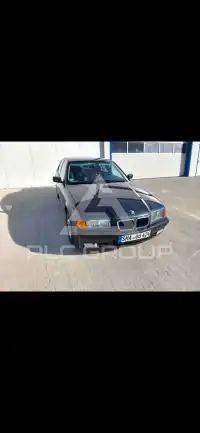 1993 BMW 320
