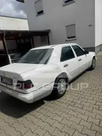 1993 Mercedes Benz E 200