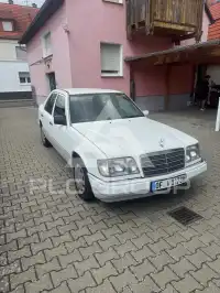 1993 Mercedes Benz E 200