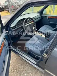 1993 Mercedes Benz E 220