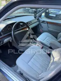1993 Mercedes Benz E 220
