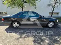 1993 Mercedes Benz E 220