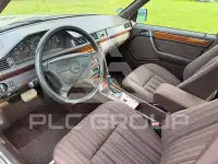 1993 Mercedes Benz E 220