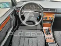 1994 Mercedes Benz E 220