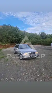 1995 Mercedes Benz E 220