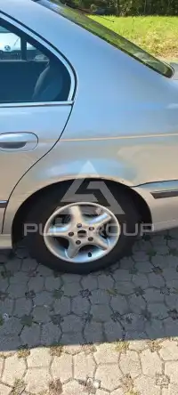 1999 BMW 523