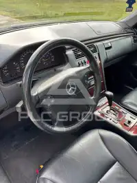 1999 Mercedes Benz E 320