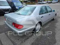 1999 Mercedes Benz E 200