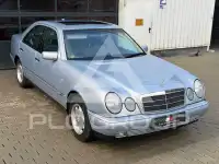 1999 Mercedes Benz E 220