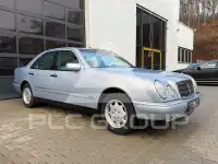 1999 Mercedes Benz E 220