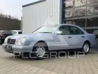 1999 Mercedes Benz E 220