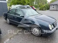 1999 Mercedes Benz E 240