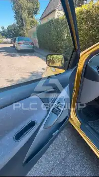 1999 Toyota YARIS