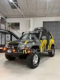 2000 Mitsubishi PAJARO