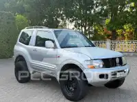 2000 Mitsubishi PAJARO