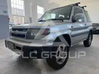 2000 Mitsubishi PAJARO