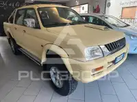 2000 Mitsubishi L200