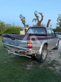 2000 Mitsubishi L200