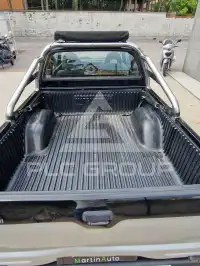 2000 Mitsubishi L200
