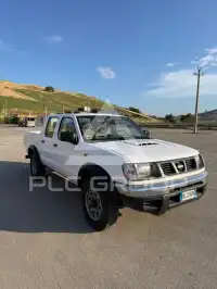 2000 Nissan Pickup
