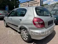 2000 Nissan ALMERA