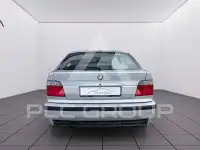 2000 BMW 323