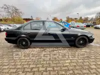 2000 BMW 523